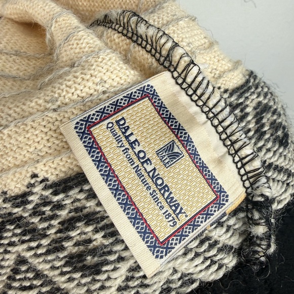 Dale of Norway 100% Merino Wool Fair Isle Skier Garmisch Winter Hat - Picture 3 of 6